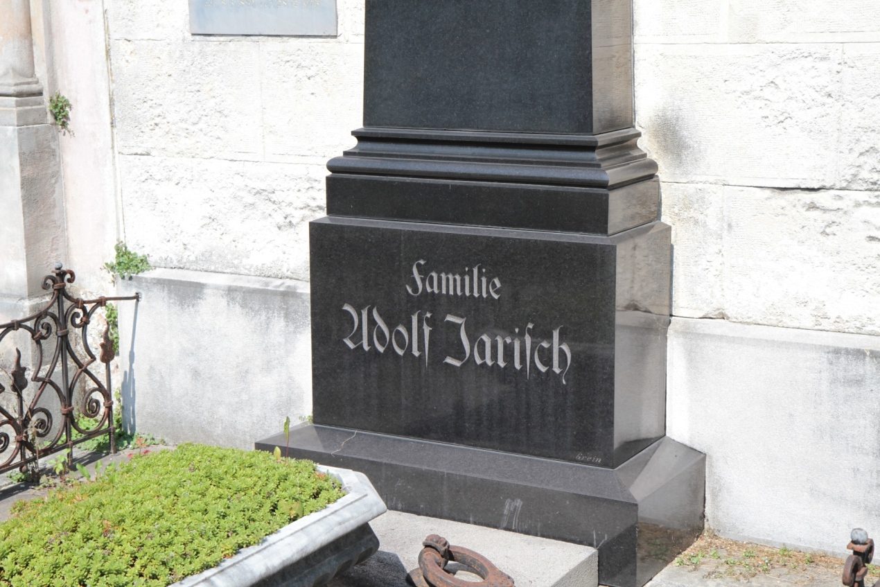 Adolf%20Jarisch%27s%20tomb%2C%20Leonhardfriedhof%2C%20Graz%20-%2005.JPG